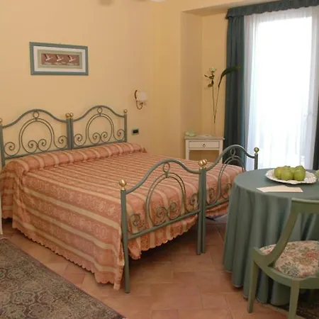 Di Carlo &