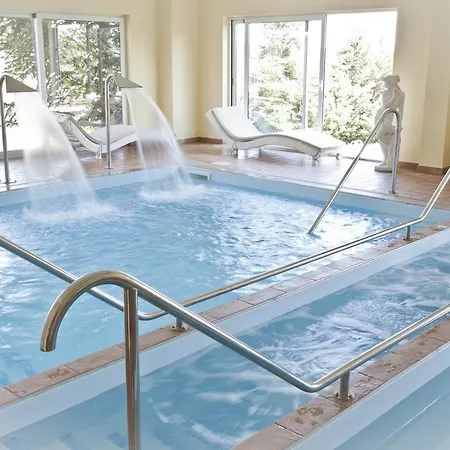 Hotel Di Carlo & 4*